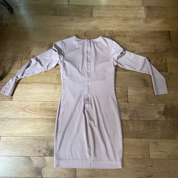 Dynamite Dress - Picture 4 of 5